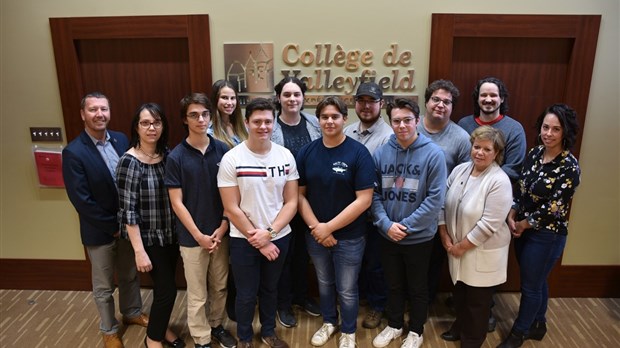 Neuf étudiants du Cégep de Valleyfield se partagent plus de 15 000$ en bourses