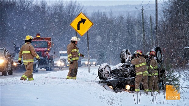 Accident sur la 201 : un véhicule se retrouve dans le fossé