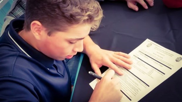 Alfonso Villalobos signe avec le Chipola Junior College en Floride