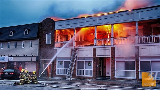 En cours: un incendie fait rage à Valleyfield | Vaudreuil ...
