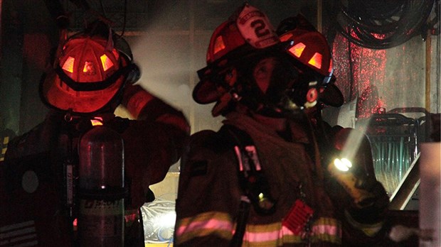 Un garage est la proie des flammes à Hudson 