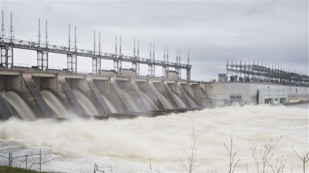 « Nos équipes seront présentes 24h sur 24 pour suivre la situation de près en fin de semaine », confirme Hydro-Québec 