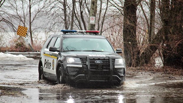 Plus de véhicules de la Sûreté du Québec dans les secteurs à risque d’inondations 