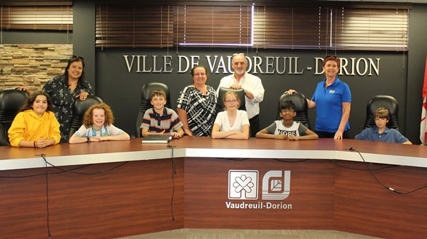 Sept étudiants vivent une incursion dans le monde de la politique municipale