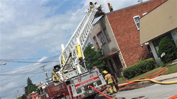 Incendie à Saint-Clet: aucun blessé parmi les occupants du duplex 