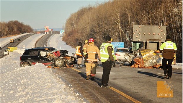 Collision entre une voiture et un atténuateur d'impact sur l'autoroute 40 Ouest