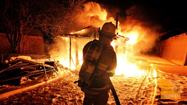 Incendie à Saint-Polycarpe : un bâtiment est lourdement endommagé