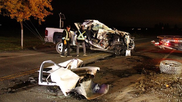Une violente collision scinde Saint-Clet en deux 
