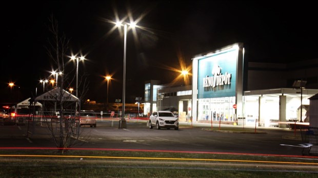 Un employé du Réno-Dépôt de Vaudreuil-Dorion est déclaré positif à la COVID