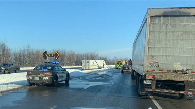 Sortie de route sur la 40 est à Vaudreuil-Dorion