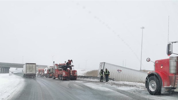 Sortie de route sur l'autoroute 20 Est à Vaudreuil-Dorion