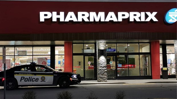 Violente bagarre dans une pharmacie de Vaudreuil-Dorion: une caissière transportée à l’hôpital