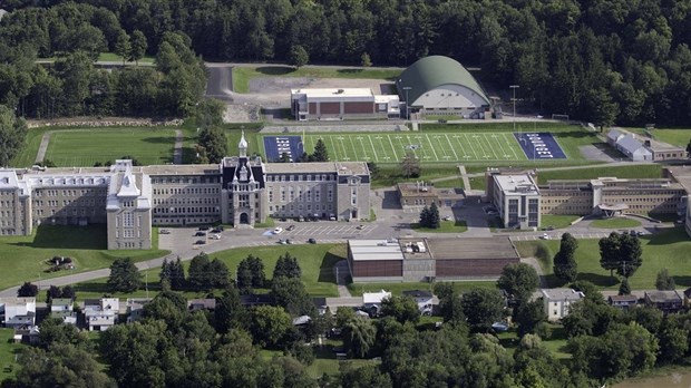 Le Collège Bourget suspend ses cours par mesures préventives