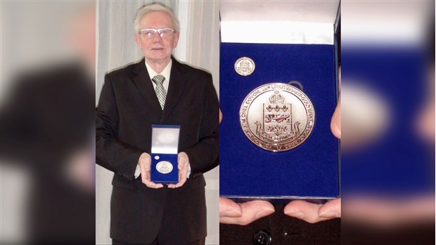 René Pinsonneault de L'Île-Perrot reçoit la Médaille du lieutenant-gouverneur pour les aînés