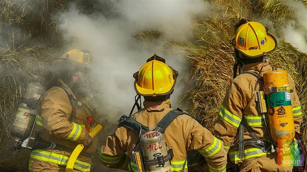 Un incendie dans un chargement de foin est en cours à Sainre-Marthe 