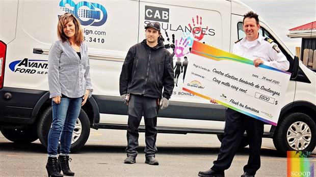 L’initiative « Flash tes lumières » permet de remettre 5500$ au Centre d’action bénévole de Soulanges 