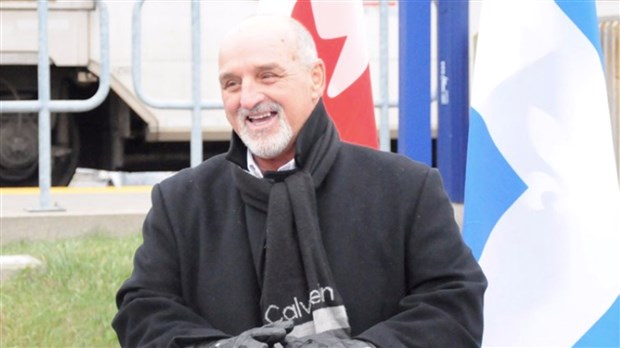 Guy Pilon s'adresse au Ministre de l'Économie et de l'Innovation, Pierre Fitzgibbon 