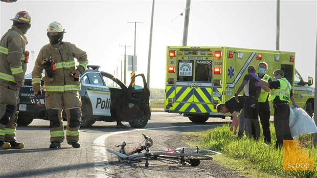 Plus de peur que de mal pour un cycliste happé par une voiture ce matin 