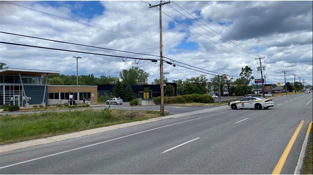 Une autopatrouille de la SQ a été impliquée dans un accident en face du poste de Vaudreuil