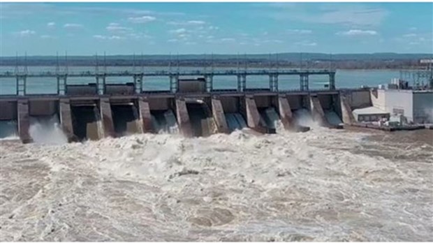 Hydro‐Québec invite la population à la prudence sur le fleuve Saint‐Laurent