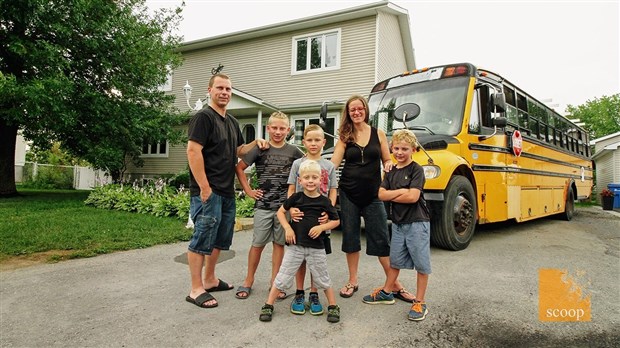 Une famille de Saint-Clet quitte son patelin et part vivre dans un autobus scolaire