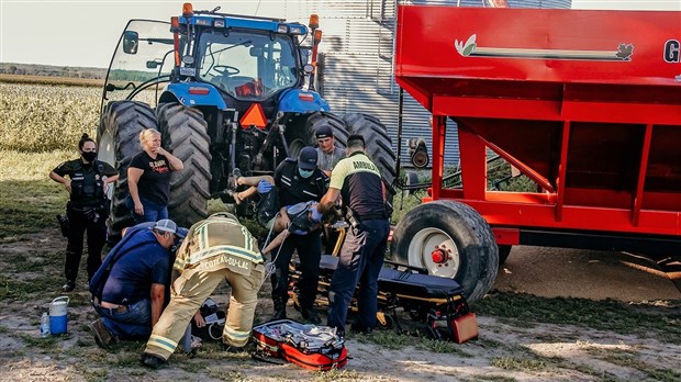 Un enfant est sauvé in extrémis d’une remorque à grains