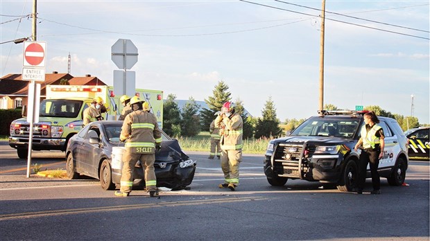 Collision à Saint-Clet: un homme est transporté à l'hôpital