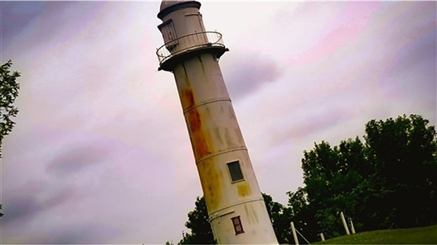 Le phare de Pointe-des-Cascades se refait une beauté 