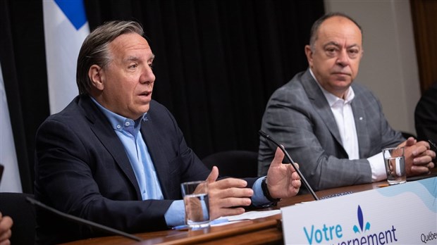 « Il y a un vrai risque de deuxième vague et que l’on soit obligé de reconfiner les Québécois. » - François Legault