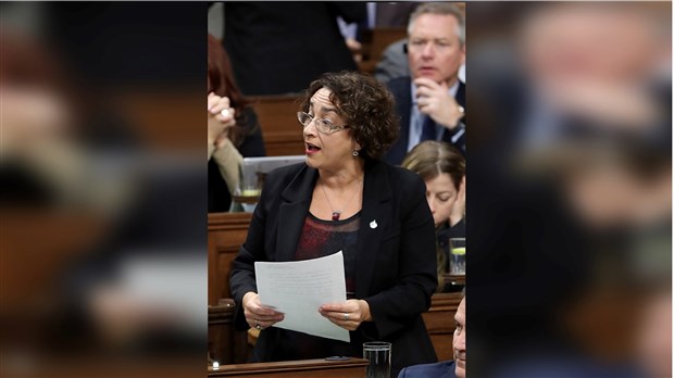 Claude DeBellefeuille, députée de Salaberry-Suroît, a été testée négative à la COVID-19