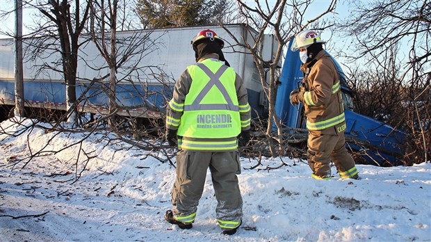 Un malaise est à l'origine de la sortie de route d'une semi-remorque 