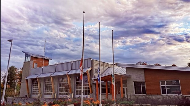 Drapeaux en berne pour le pompier de Lachine décédé en service 
