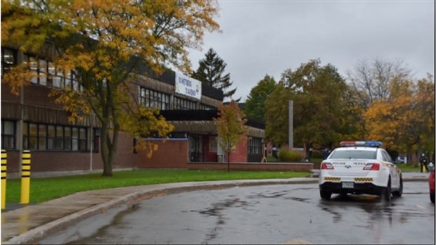 Un homme de 41 ans a été arrêté par la Sûreté du Québec en lien avec des menaces 