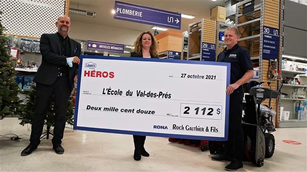 RO-NA Roch Gauthier & Fils remet plus de 2 000$ à l'école Val-des-Prés 
