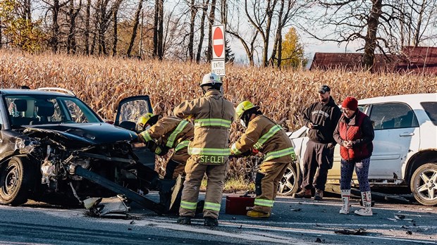 Collision impliquant trois véhicules cet après-midi à Saint-Clet