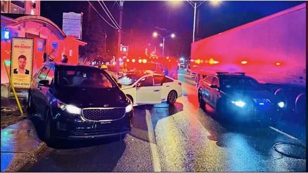 Collision entre deux voitures sur le boulevard Harwood à Vaudreuil-Dorion 