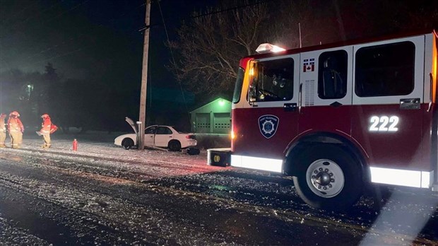 Collision auto VS poteau à Saint-Télesphore très tôt ce matin 