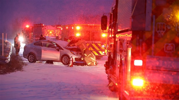 Conditions routières difficiles et plusieurs sorties de route