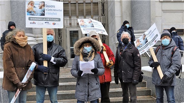 Comité Sauvons le Centre Mère-Enfant: une mobilisation de tous les instants 