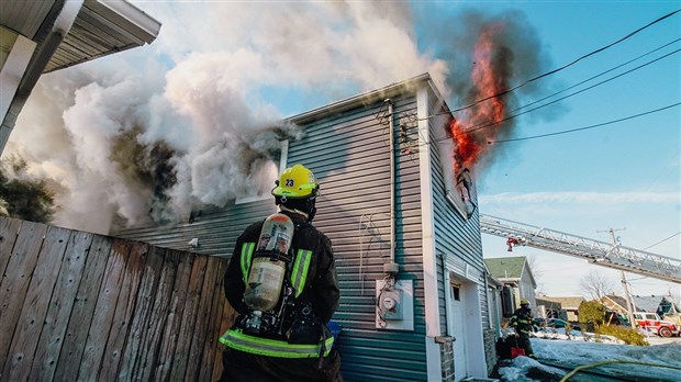 Une résidence de Saint-Zotique est lourdement endommagée par les flammes