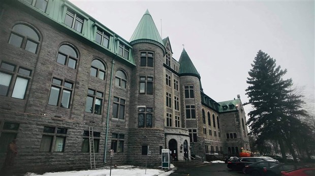 Les professionnels du Collège de Valleyfield en grève ce mardi