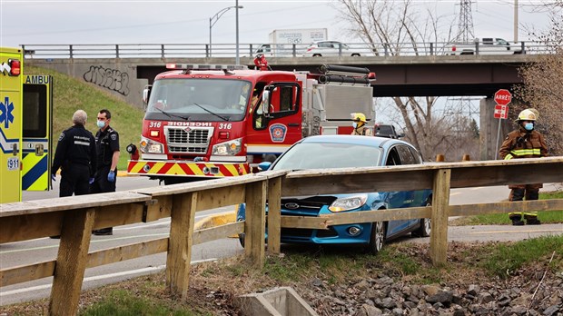 Embardée sur le chemin du Fleuve à Coteau-du-Lac