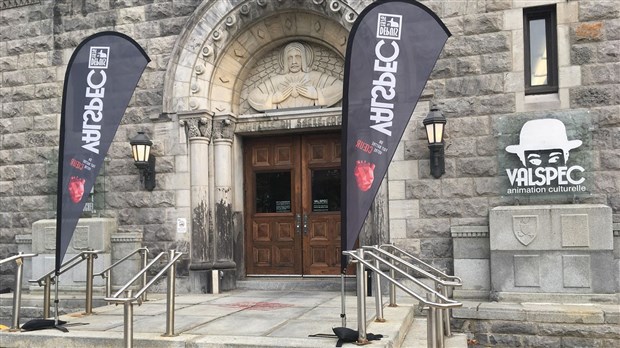 Projection vidéo pour clore la session d'études des troupes de danse et de théâtre 