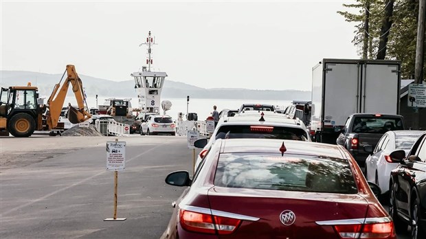 Hudson fait placarder les panneaux pour le traversier
