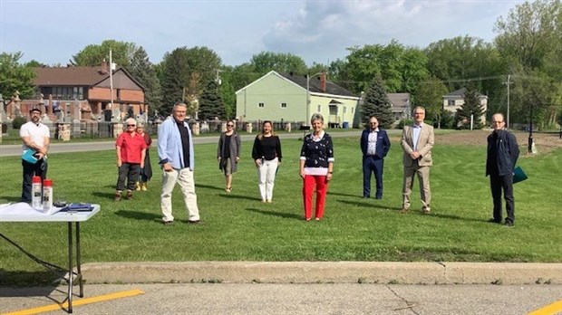 Présentation du jardin du 350e aux élus de l’île Perrot