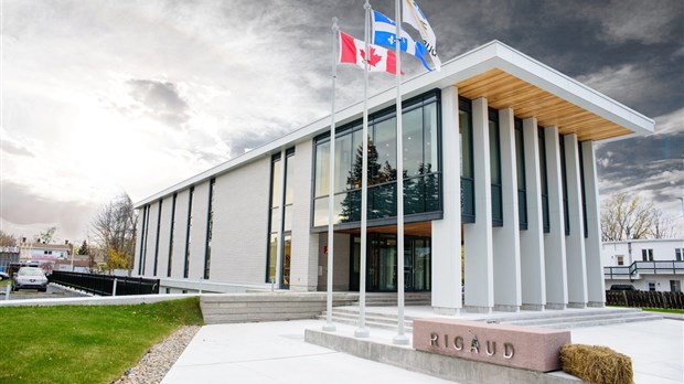 Réouverture de l’hôtel de ville de Rigaud