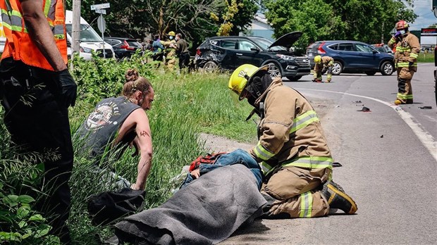 Collision entre une moto et un VUS à Saint-Clet