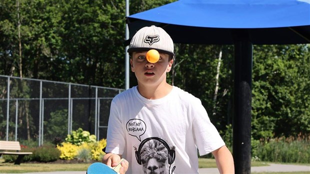 Saint-Zotique présente son premier tournoi de tennis de table extérieur
