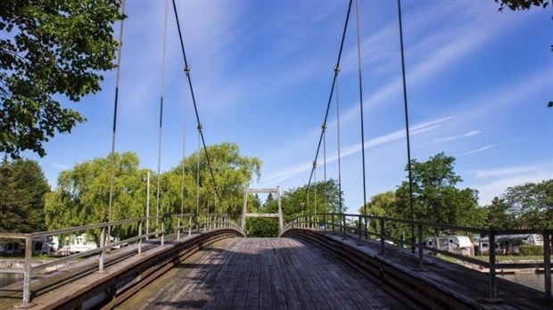 Un jeune adolescent est dans un état critique après avoir sauté dans le canal Soulanges
