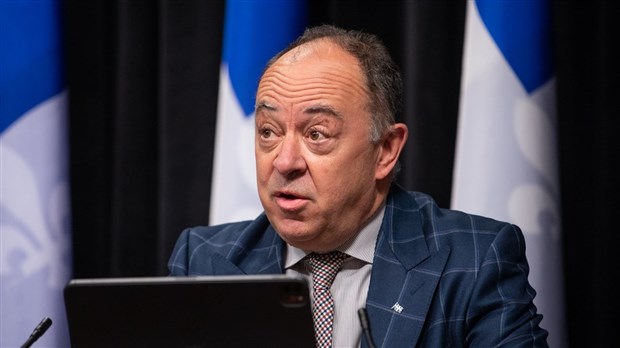 Christian Dubé évoque la mise en place du passeport vaccinal si rien ne bouge
